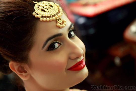 Simranns Salon Makeup Artists weddingplz