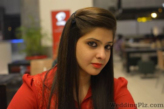 Yash Makeovers Makeup Artists weddingplz