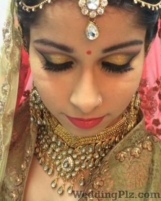 Deepanshi Mangla Makeup Artist Makeup Artists weddingplz