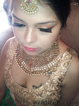 Mansi Sobti Makeover Makeup Artists weddingplz
