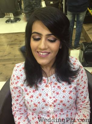 Mansi Sobti Makeover Makeup Artists weddingplz