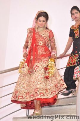 Krittu Parmar Makeovers Makeup Artists weddingplz