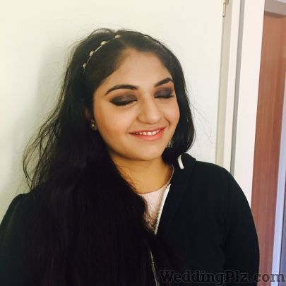 Krittu Parmar Makeovers Makeup Artists weddingplz