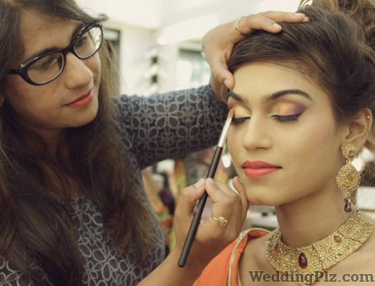 Makeover By Farha Makeup Artists weddingplz