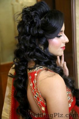 Reemma Malhotra Makeovers Makeup Artists weddingplz