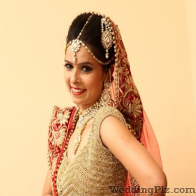 Chhaya Sharma Makeovers Makeup Artists weddingplz