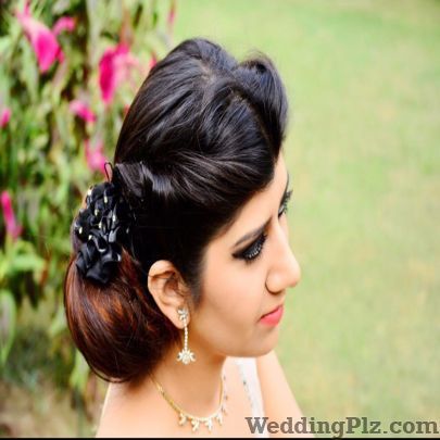 Chhaya Sharma Makeovers Makeup Artists weddingplz