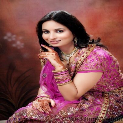 Chhaya Sharma Makeovers Makeup Artists weddingplz