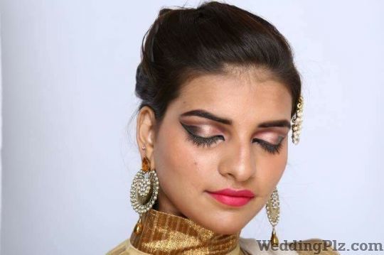 Neha Chaudhary MUAH Makeup Artist and Hairstylist Makeup Artists weddingplz