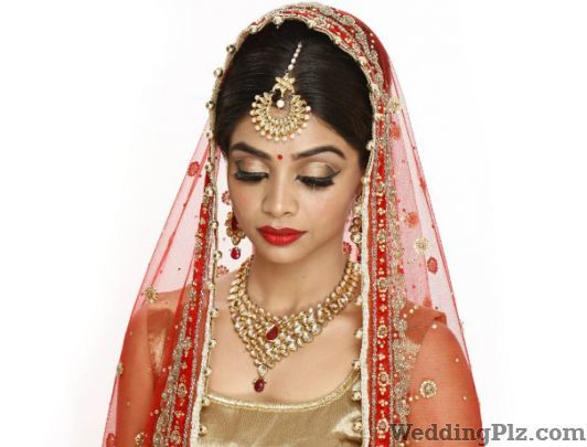 Neha Chaudhary MUAH Makeup Artist and Hairstylist Makeup Artists weddingplz