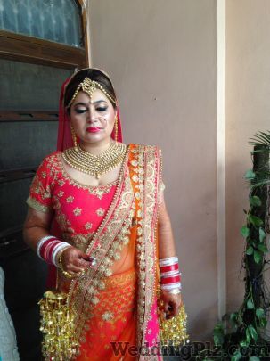 Gunjan Bhardwaj Makeovers Makeup Artists weddingplz