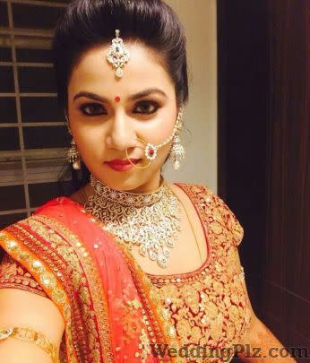 Makeovers By Pooja MS Makeup Artists weddingplz