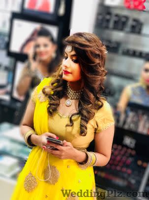 Tanya Dhillon Makeovers Makeup Artists weddingplz