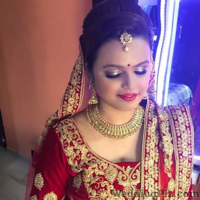 Tanya Dhillon Makeovers Makeup Artists weddingplz