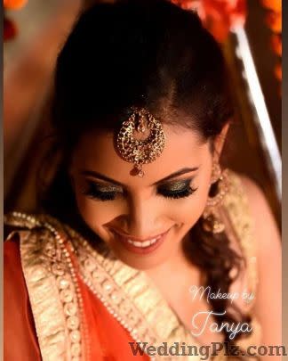 Tanya Dhillon Makeovers Makeup Artists weddingplz