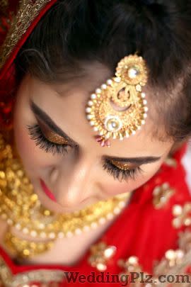 Rashmeet Kaur Makeovers Makeup Artists weddingplz