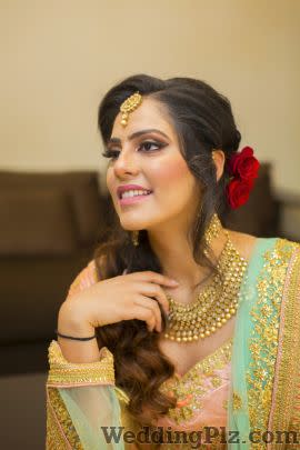 Rashmeet Kaur Makeovers Makeup Artists weddingplz