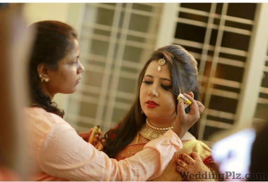 Makeovers By Shanthi Makeup Artists weddingplz