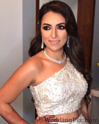 Make Up by Pakkhi Makeup Artists weddingplz