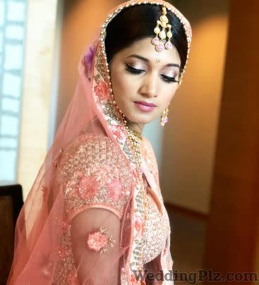 Neeraj Navare Makeup Artist Makeup Artists weddingplz