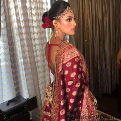 Pinks and Peaches Makeover Studio Makeup Artists weddingplz
