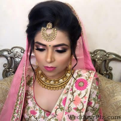 Pinks and Peaches Makeover Studio Makeup Artists weddingplz