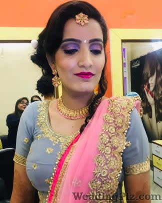 Riya The Hair and Beauty Hub Makeup Artists weddingplz