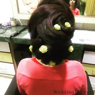 Riya The Hair and Beauty Hub Makeup Artists weddingplz