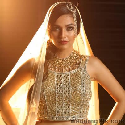 Sundra Bains Unisex salon Makeup Artists weddingplz