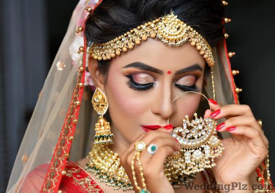 Makeup Artist Aayushi Patel Makeup Artists weddingplz