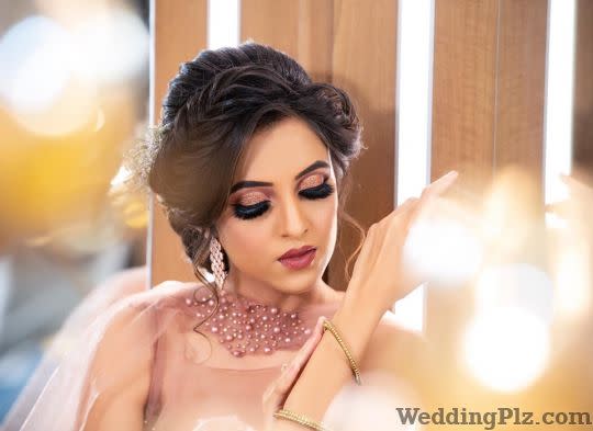 Makeup Artist Aayushi Patel Makeup Artists weddingplz