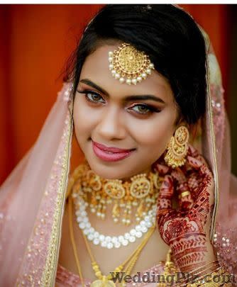 Wakeup And Makeup Makeup Artists weddingplz