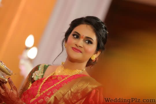 Makeovers By Zeel Makeup Artists weddingplz