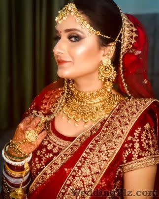 Flawless Faces By Rashi Makeup Artists weddingplz