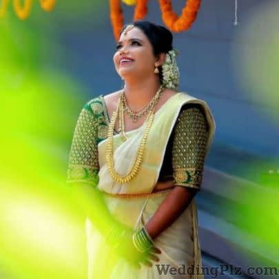 Makeovers By Shanthi Makeup Artists weddingplz