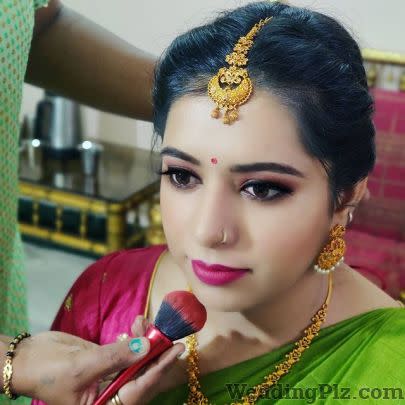 Makeovers By Shanthi Makeup Artists weddingplz