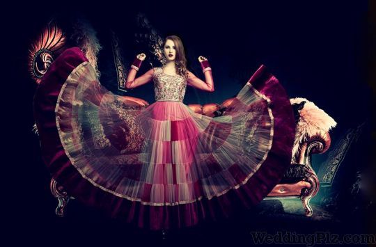 Chhavi Designer Lounge By Pragya Madan Fashion Designers weddingplz