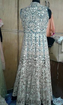 Chhavi Designer Lounge By Pragya Madan Fashion Designers weddingplz