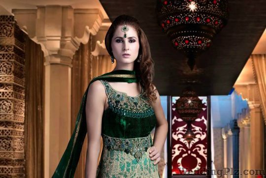 Chhavi Designer Lounge By Pragya Madan Fashion Designers weddingplz