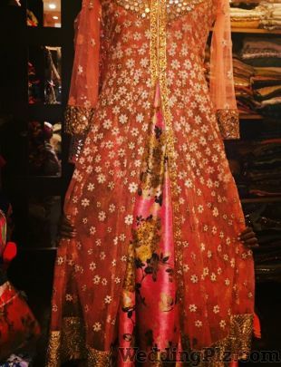 Chhavi Designer Lounge By Pragya Madan Fashion Designers weddingplz
