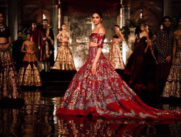 Designer gowns by manish malhotra store