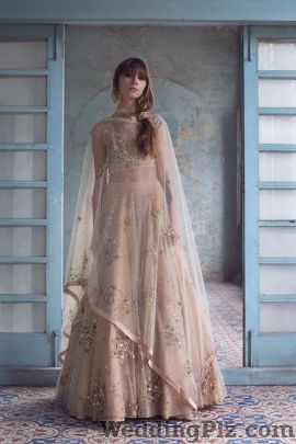 Bhaavya Bhatnagar Fashion Designers weddingplz