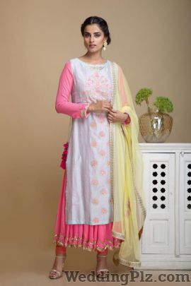 Amrita Thakur Fashion Designers weddingplz