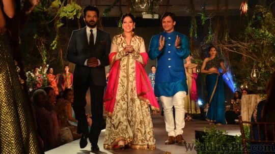 Maheka Mirpuri Fashion Designers weddingplz
