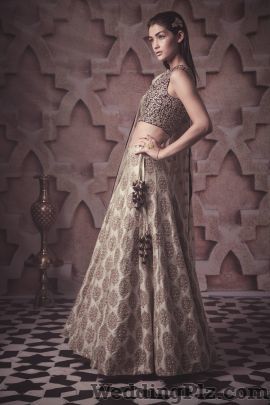 SVA by Sonam and Paras Modi Fashion Designers weddingplz