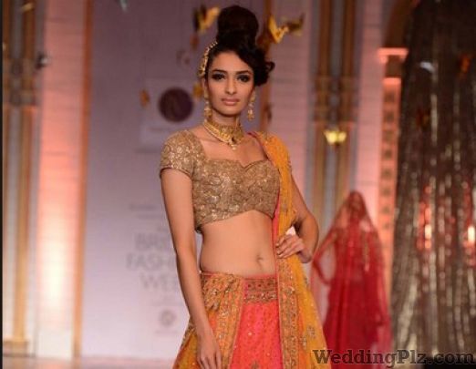 Raienaa Bhatia Fashion Designers weddingplz