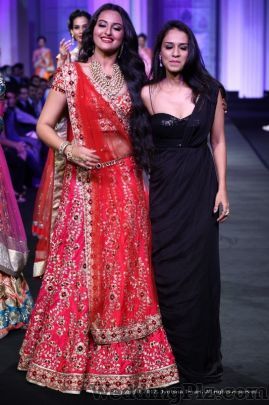 Jona by Jyotsna Tiwari Fashion Designers weddingplz