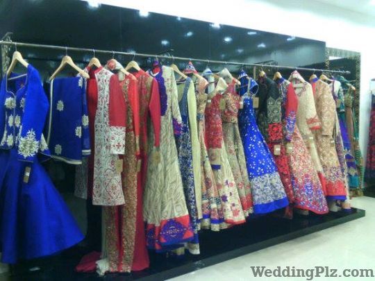 Charu Parashar Fashion Designers weddingplz