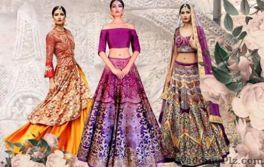 Charu Parashar Fashion Designers weddingplz