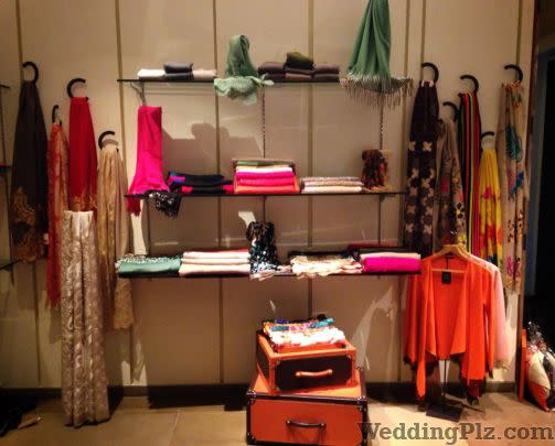 Janavi Fashion Designers weddingplz